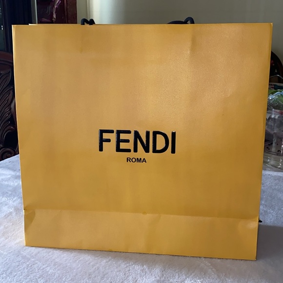 Fendi paper shopping bag with ribbon string - Picture 7 of 16